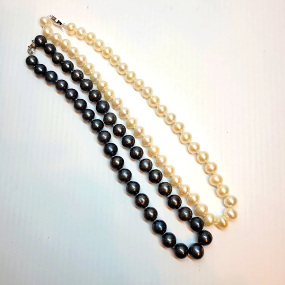 Lot of  2 pearl necklace bracelet creamy white pearl black pearl - Picture 1 of 7